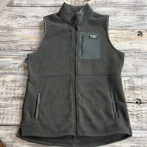 As new, LL Bean green full zip vest, size L